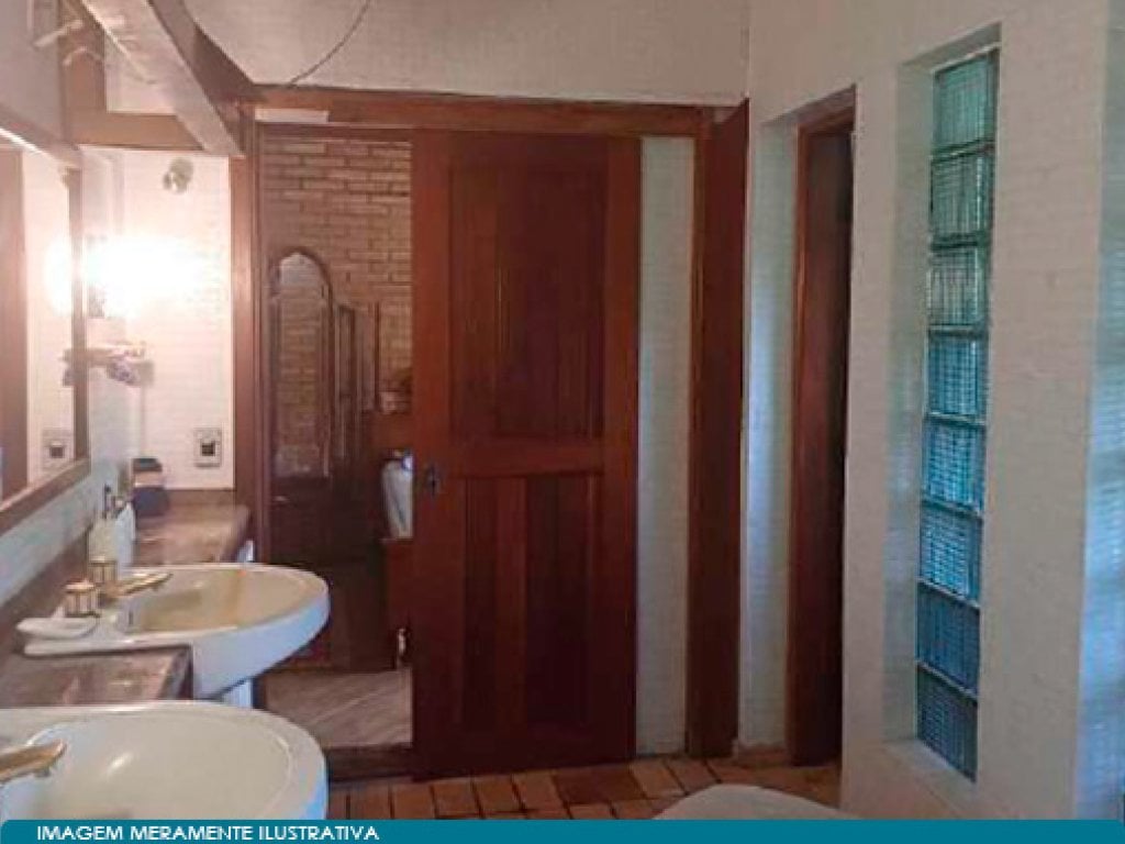 Direitos sobre Chácara (com Casa e Lazer) em Área de 15.853 m² - Patrimônio do Carmo - São Roque - SP