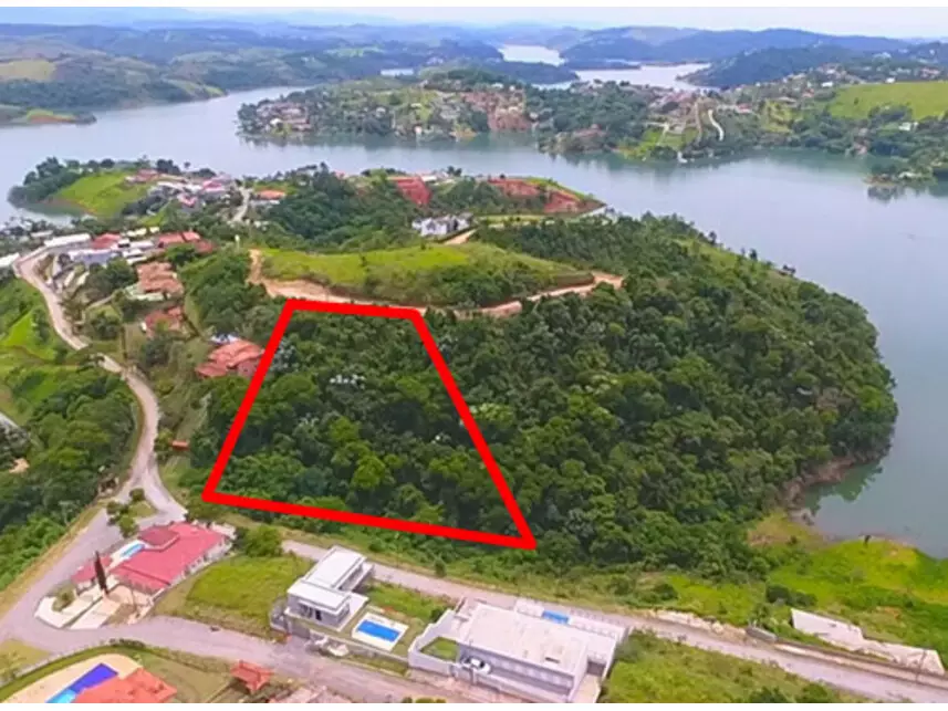 Terreno à venda em leilão