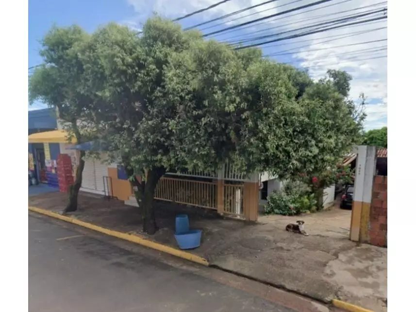Prédio Comercial/Residencial à venda em leilão