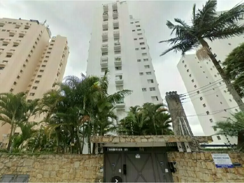 Apartamento Triplex à venda em leilão