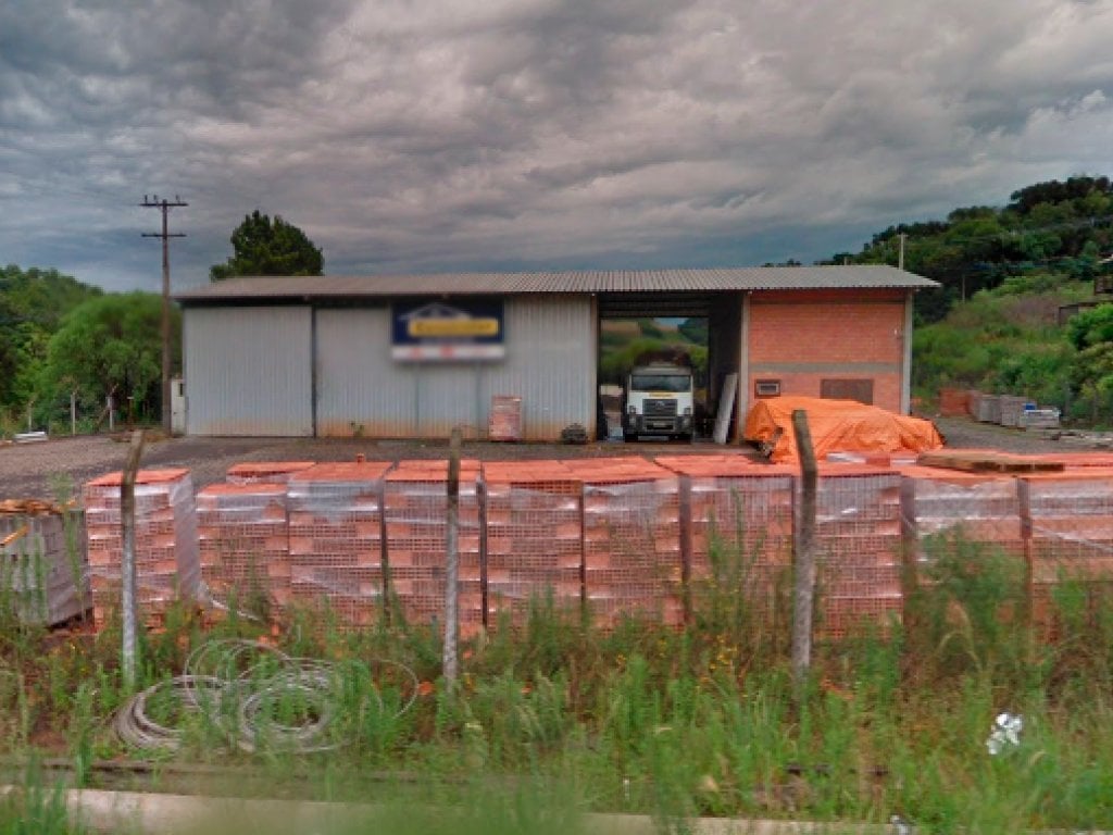 Imóvel Comercial em Terreno de 3.500 m² - Cacique Doble - RS