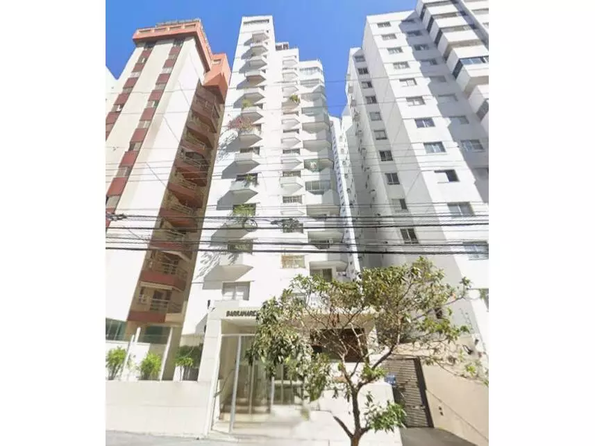 Apartamento à venda em leilão