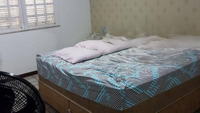 Casa 301 m² com Terreno de 1.324 m² - Centro - Camaçari - BA