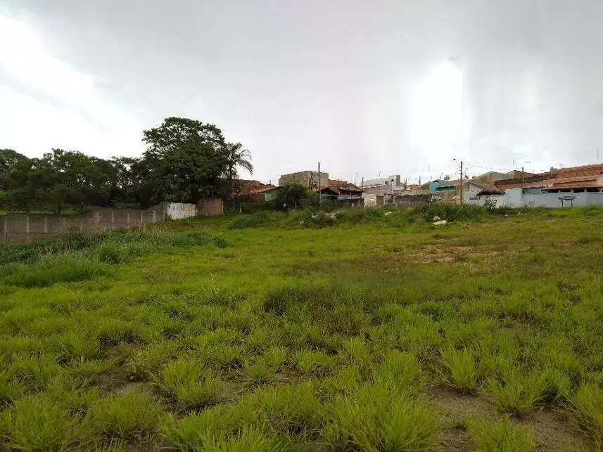 Terreno à venda em leilão