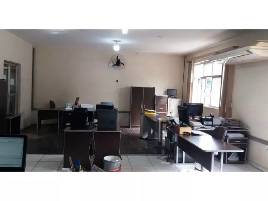 Prédio Comercial à venda em leilão