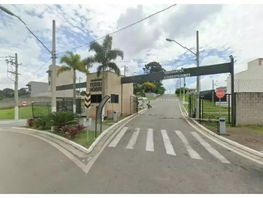 Terreno à venda em leilão