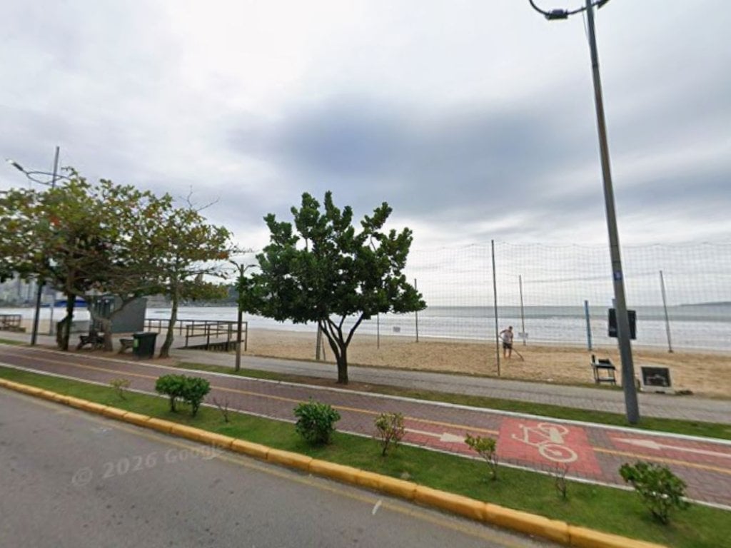 Apartamento 106 m² de área total (Condomínio frente à praia) - Centro - Itapema - SC