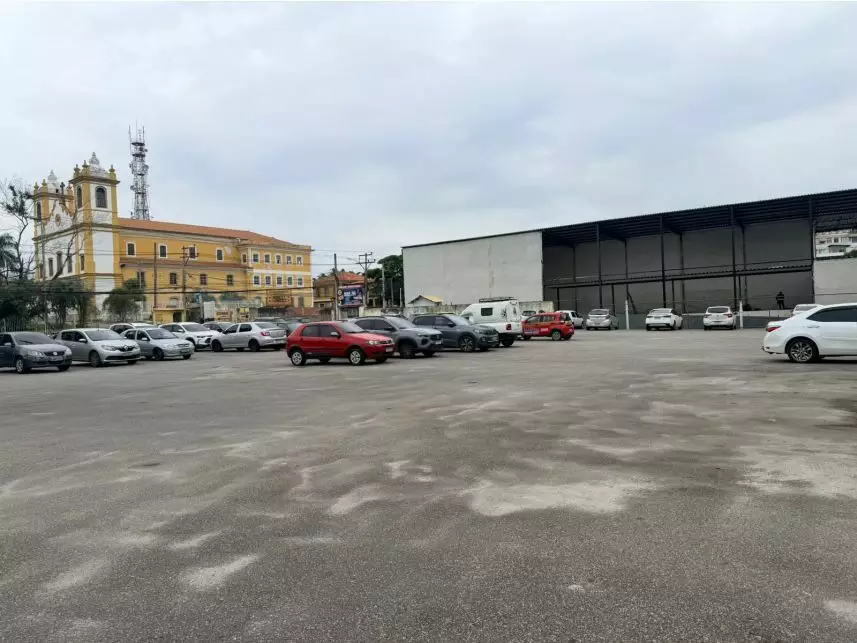 Estacionamento à venda em leilão