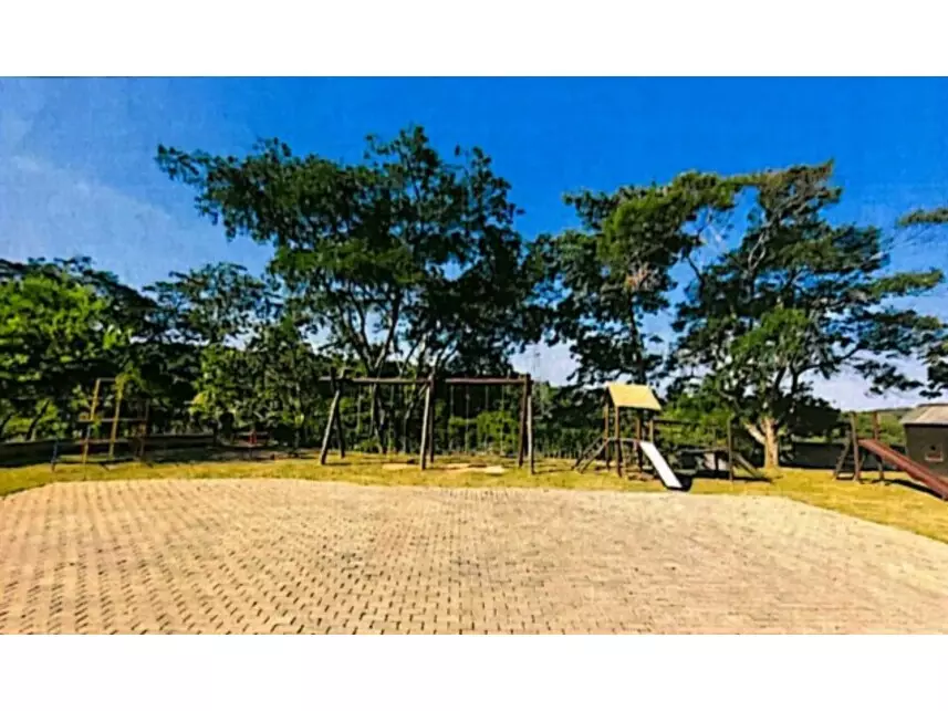 Lote à venda em leilão