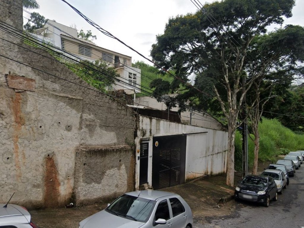 Casa 359 m² em terreno de 1.373 m² - Santa Lúcia - Belo Horizonte - MG