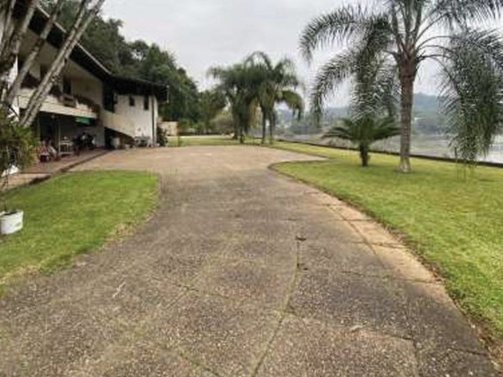 Casa de Alto Padrão com 740 m² (área construída) e 7.106 m² (terreno) - Itoupava Seca - Blumenau - SC