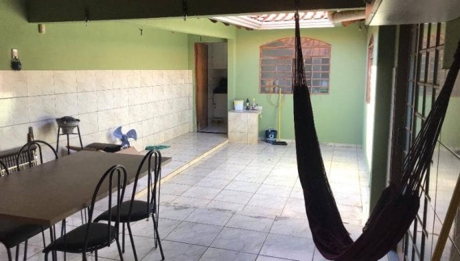 Casa, Padrão, 1 Vaga(S) de Garagem