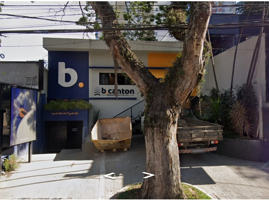 Prédio Comercial à venda em leilão