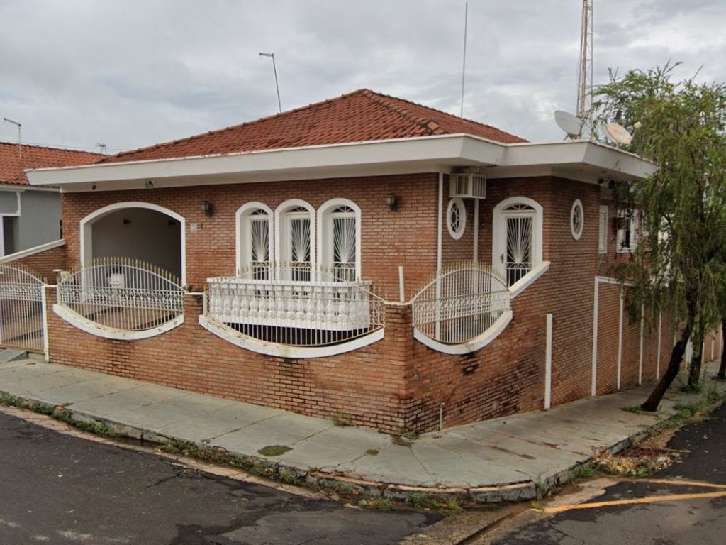 Casa em Terreno de 275 m² - Jardim Silva Melo - Olímpia - SP