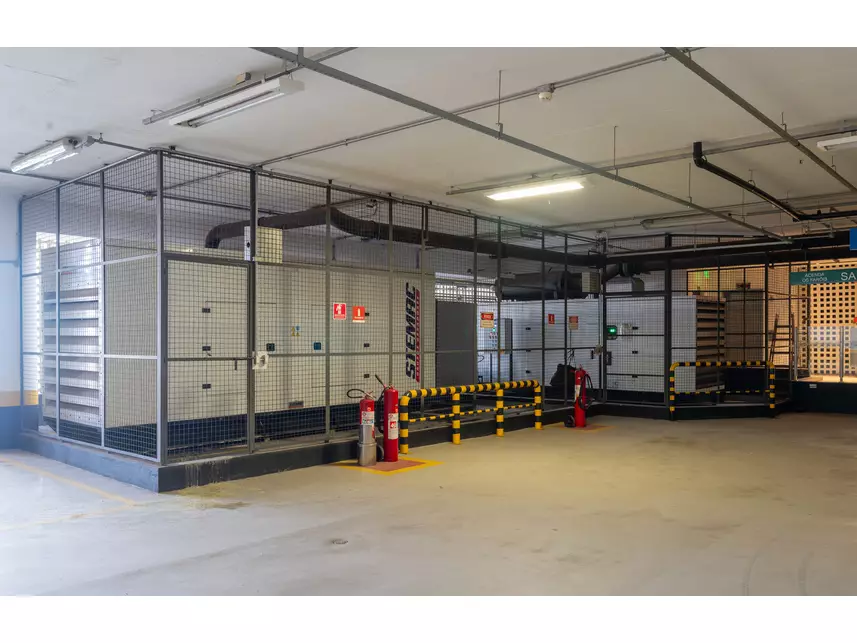 Prédio Comercial à venda em leilão