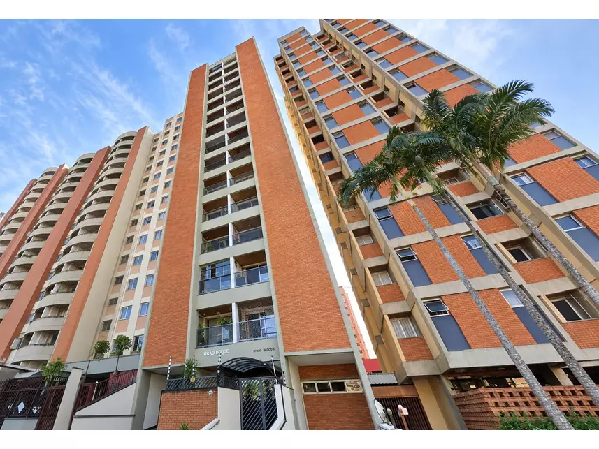 Apartamento à venda em leilão