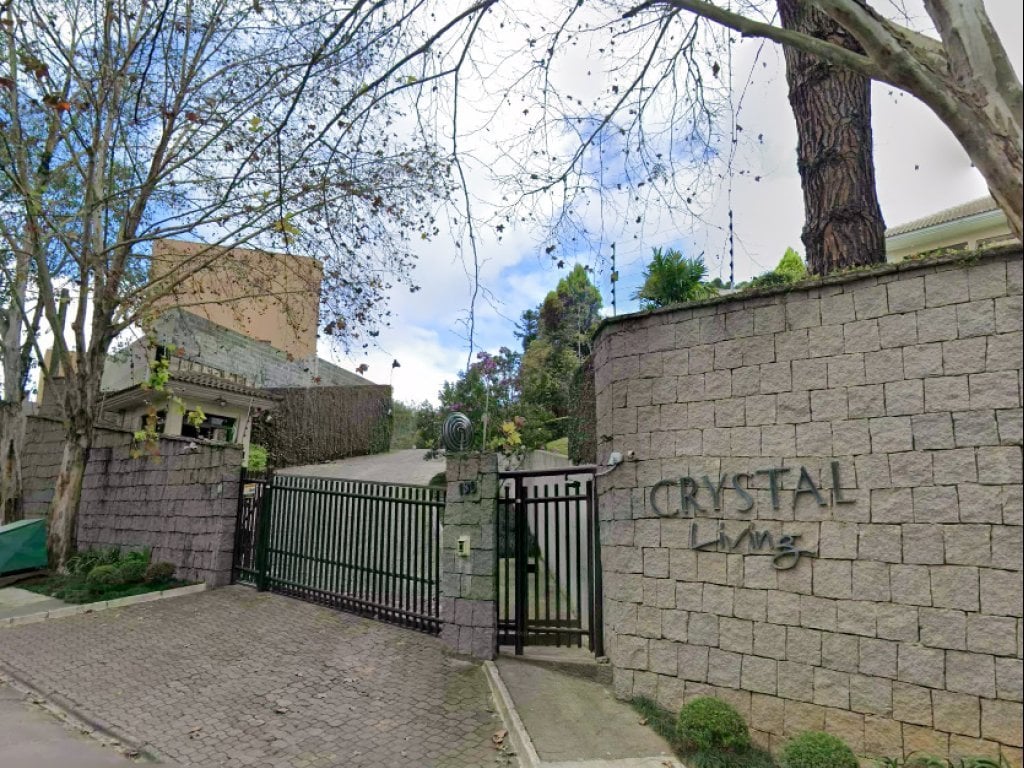 Direitos sobre Fração Ideal de Casa em Terreno de 880 m² (Condomínio Crystal Living) - Seminário - Curitiba - PR