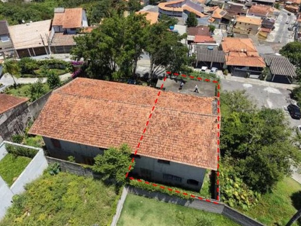 Terreno de 326 m² (com construção) - Vila Pilar - Arujá - SP