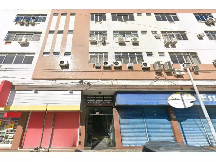 Sala à venda em leilão