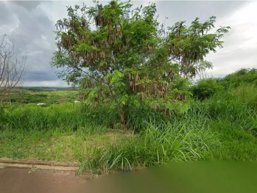 Terreno à venda em leilão