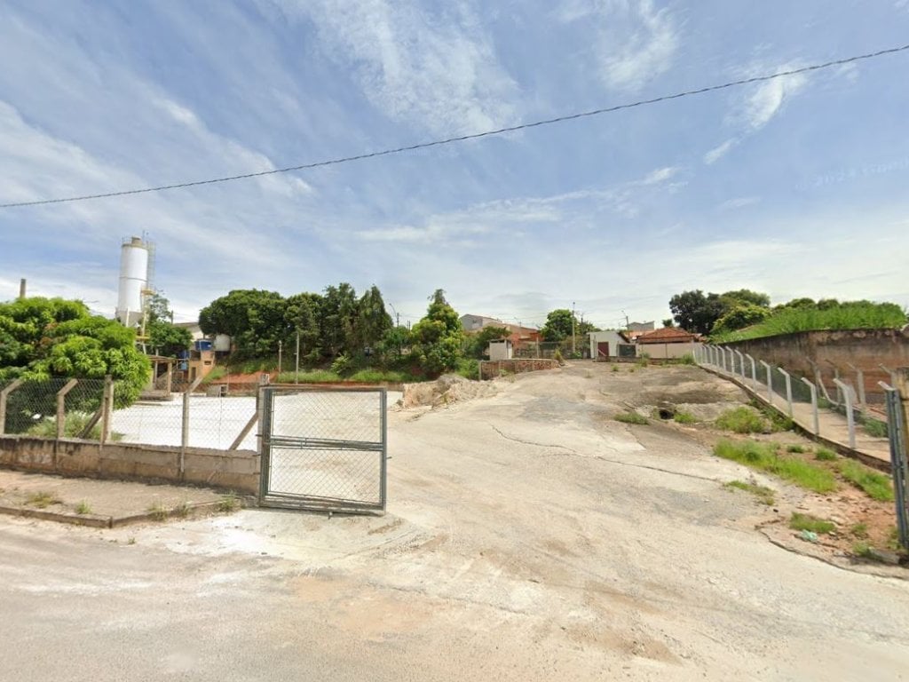 Galpão 209 m² - Duartina-SP - Rua Moacyr Schiavo, 31 e 33 - Vila Marsiglio