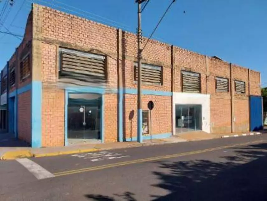 Prédio Comercial à venda em leilão