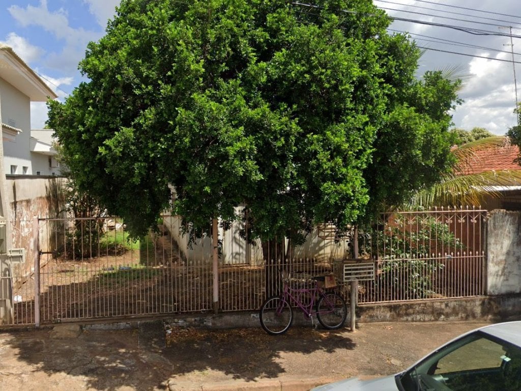 Casa em Terreno de 330 m² - Vila América - Votuporanga - SP
