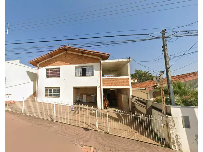 Sobrado à venda em leilão