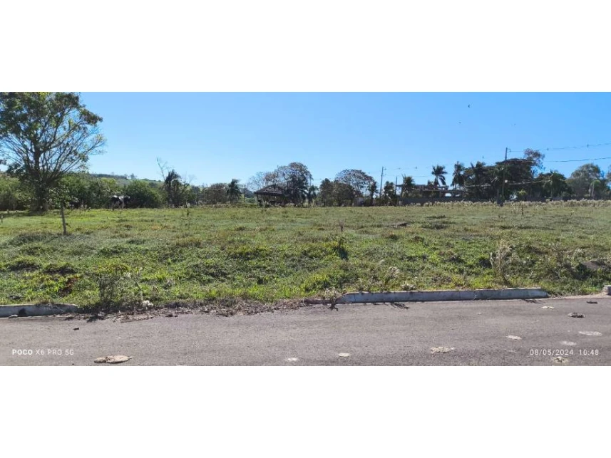 Terreno à venda em leilão