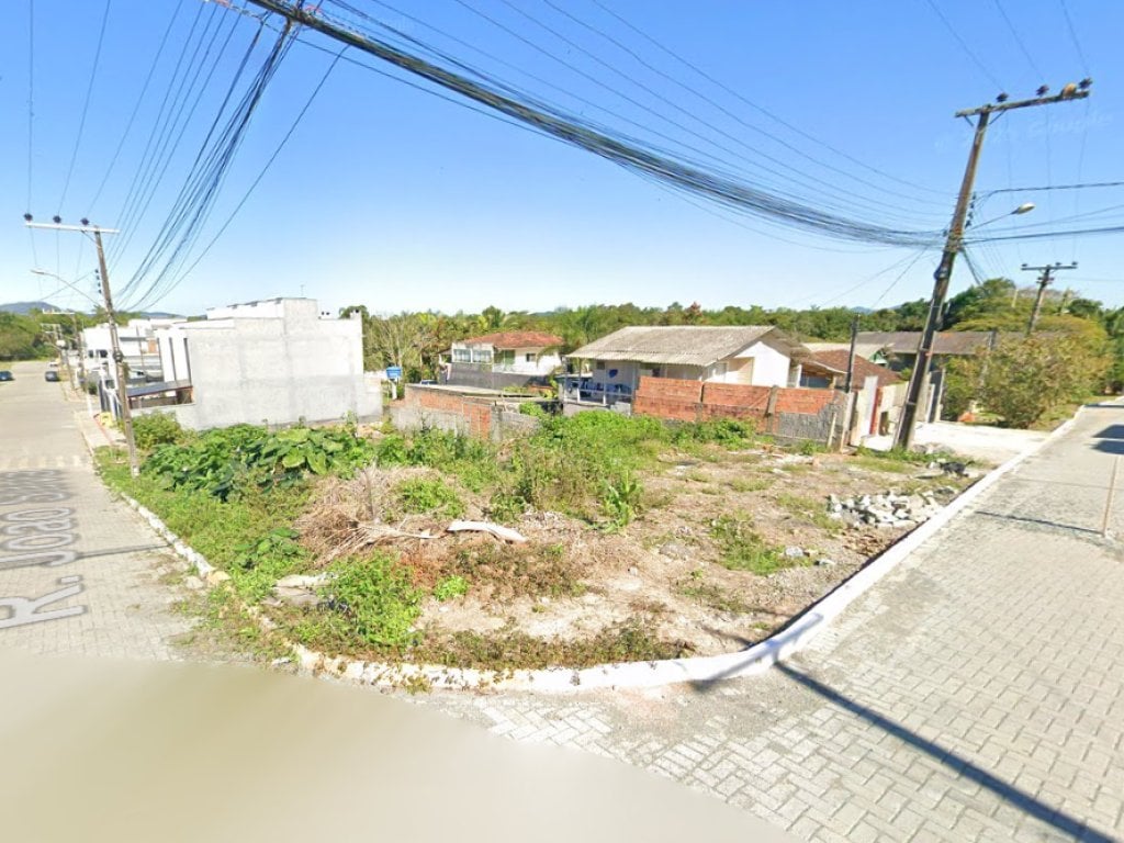 Área 6.072 m² com Construções - Jardim Araxá - Catarina - SC